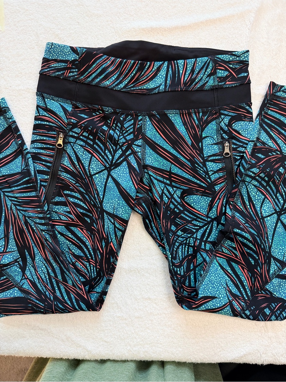 lululemon athletica Teal, Black & Coral Printed Leggings
